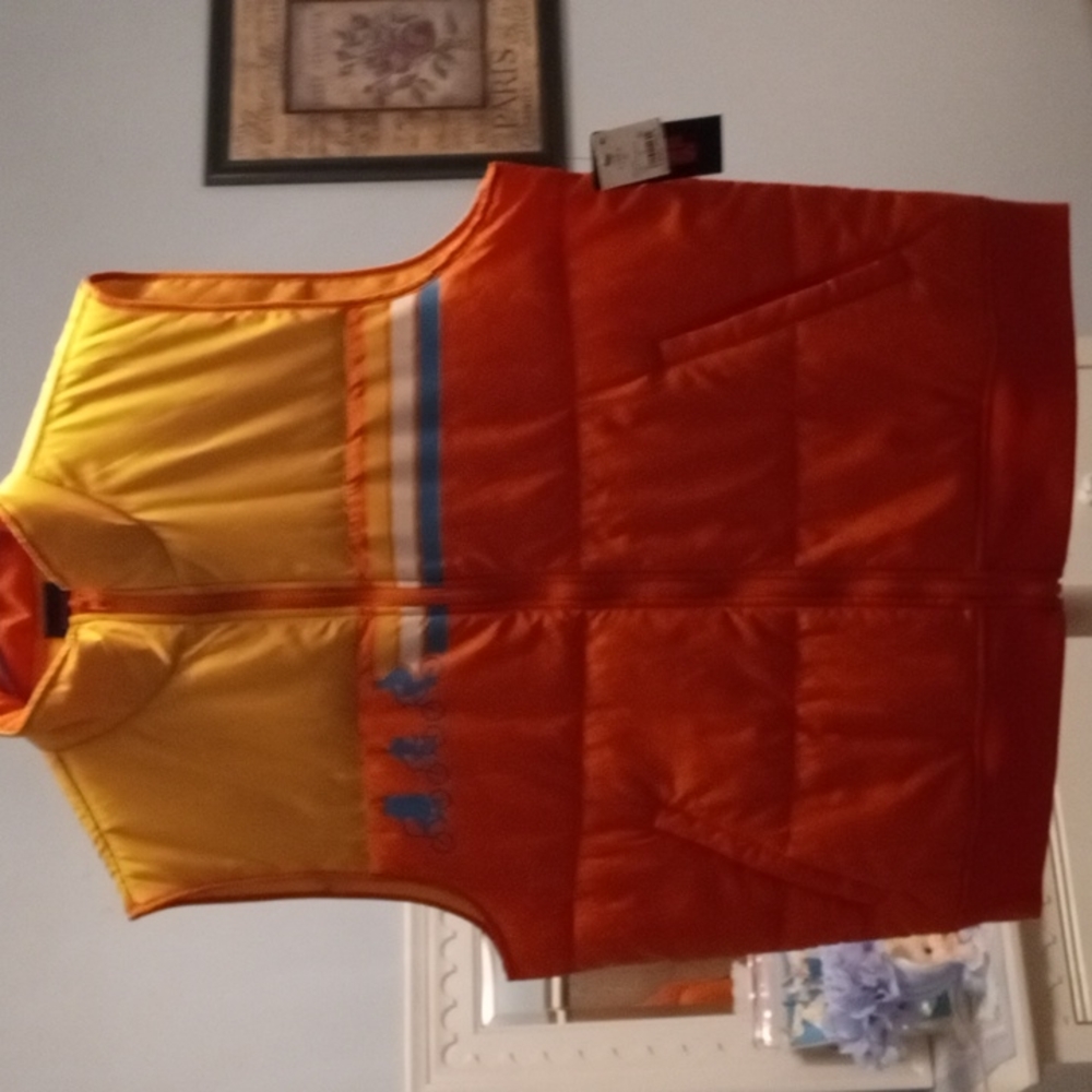 Stranger things Jacket Vest Plus buttons and 6 movie cards.